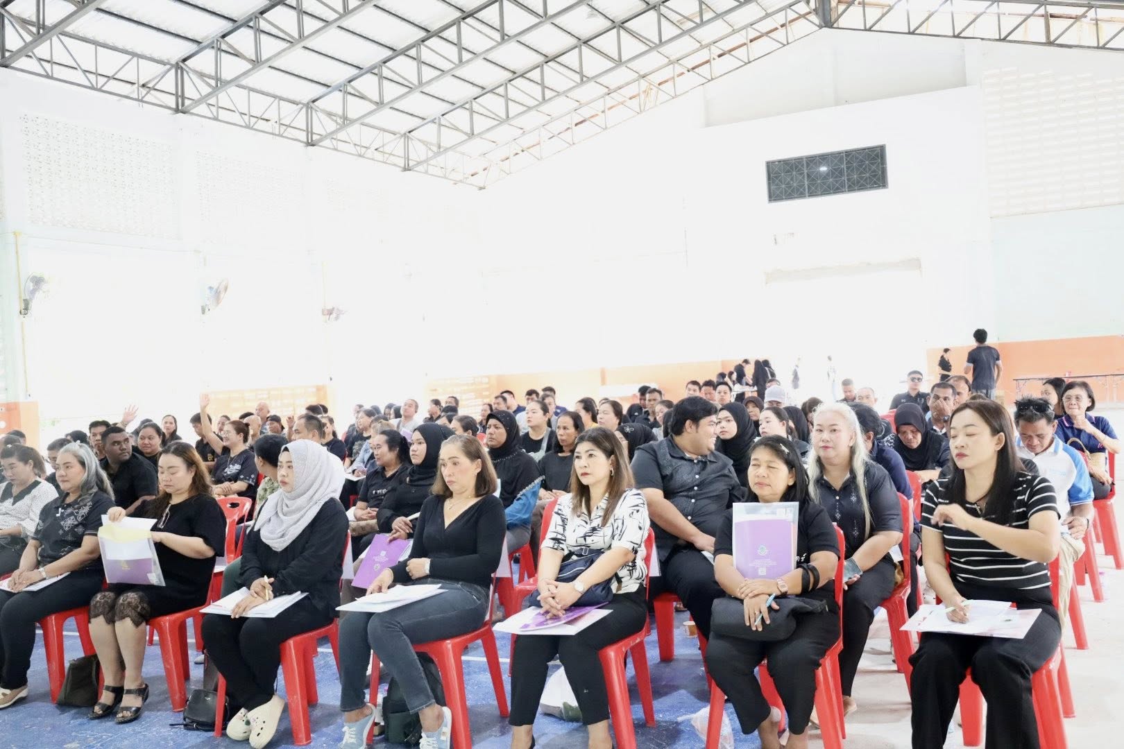 🗓️วันพุธที่ 7 มกราคม 2569 เวลา 09:00 น.
...องค์การบริหารส่วนตำบลทุ่งมะพร้าว ได้จัดอบรมคณะกรรมการประจำหน่วยเลือกตั้งและเจ้าหน้าที่รักษความปลอดภัยประจำที่เลือกตั้ง การเลือกตั้งสมาชิกสภา องค์การบริหารส่วนตำบล และนายกองค์การบริหารส่วนตำบลทุ่งมะพร้าว เพื่อเตรียมความพร้อมในการเลือกตั้ง สมาชิกสภาองค์การบริหารส่วนตำบล และนายกองค์การบริหารส่วนตำบล ในวันที่ 11 มกราคม พ.ศ.2569 ณ โรงเรียนทุ่งมะพร้าววิทยา